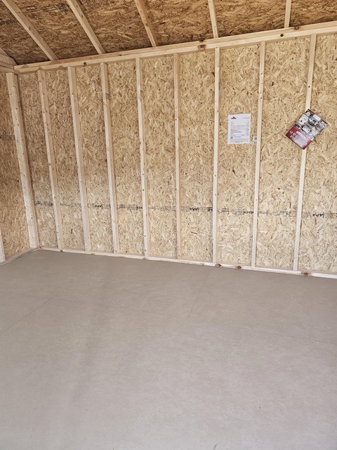 10x16 utility look inside