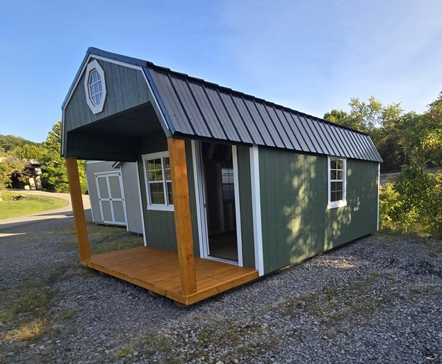 12x20 lofted barn with deluxe playhouse package