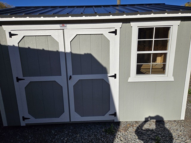 10x12 utility with workbench