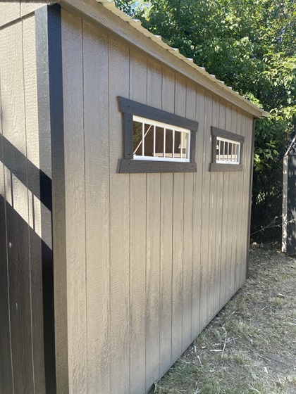 10x12 utility with double doors and multiple windows