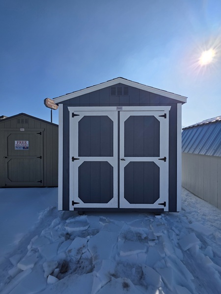 8x12 utility with 7 foot walls