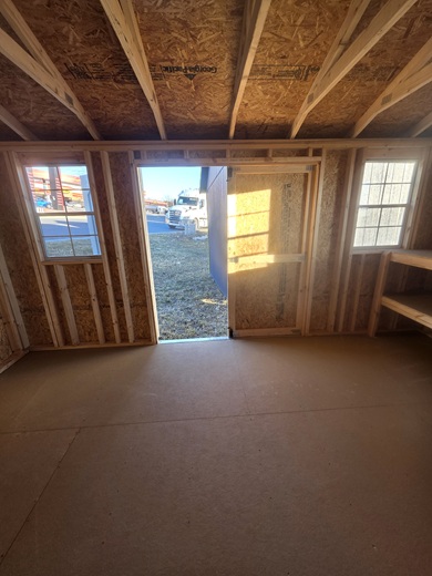 10x16 utility with double doors and windows