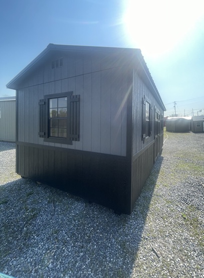 12x24 garage utility with many windows