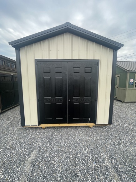 10x20 utility with metal siding and 8 foot walls