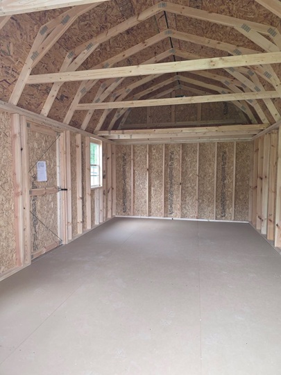 10x20 lofted barn with octagonal window