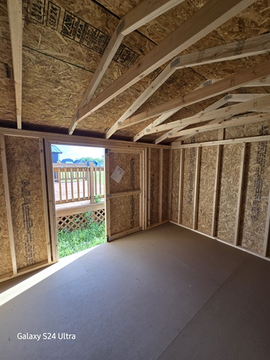 10x12 utility inside