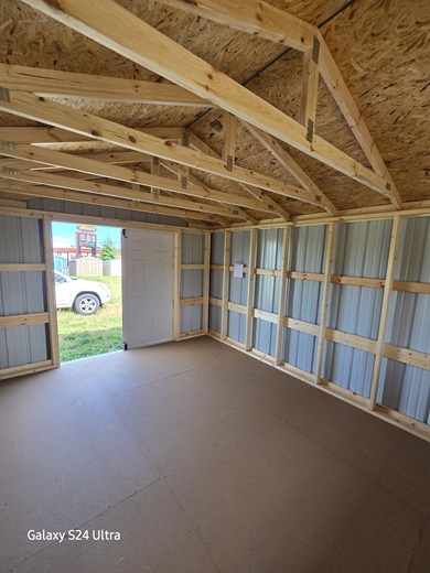 12x16 utility with metal siding