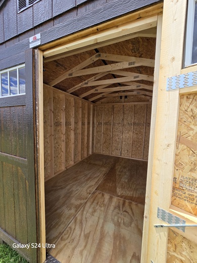 8x12 utility with 7 foot walls look inside