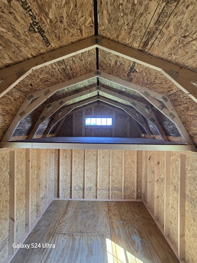 10x16 lofted barn with plenty of room above