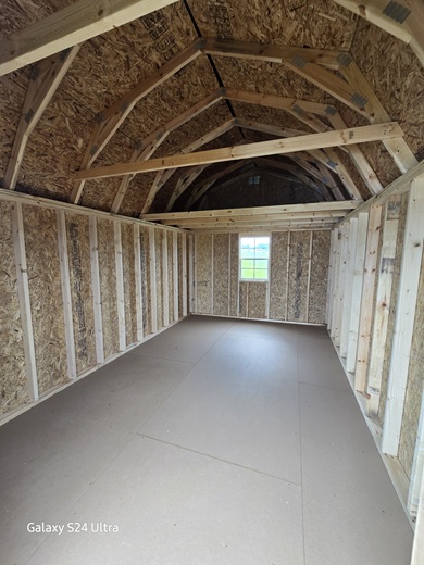 10x16 lofted barn with one window