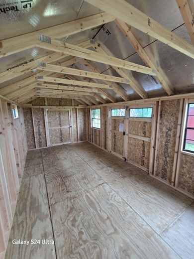 10x20 utility with double doors and windows