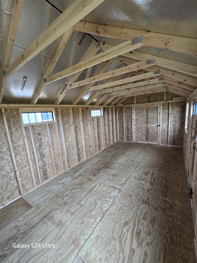 10x20 utility look inside