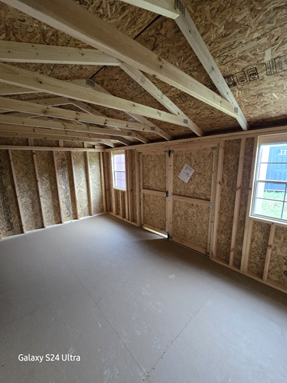 10x16 utility look inside