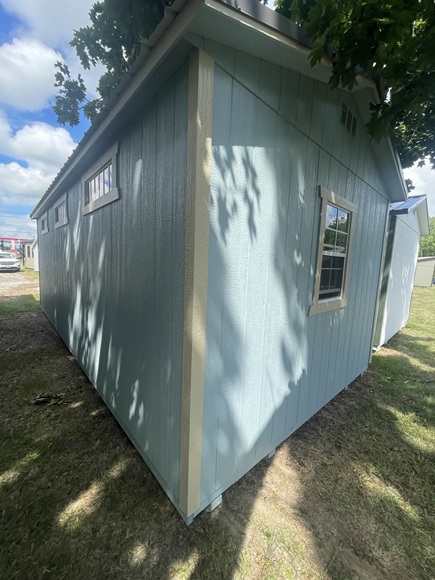 12x24 utility with side porch with windows all around