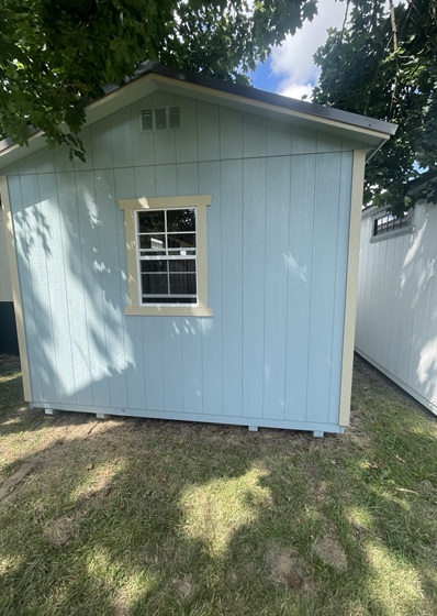 12x24 utility with side porch with window in back