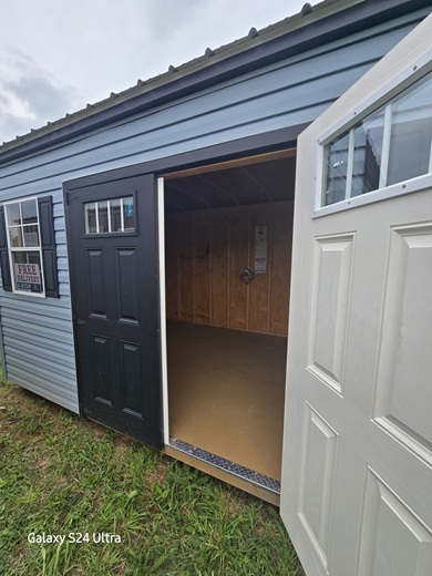 10x16 utility with vinyl siding for sale in Martinsburg WV