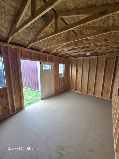 10x16 vinyl utility look inside